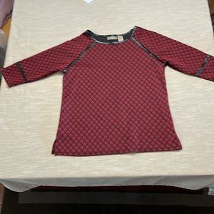 Art and Soul red/black 3/4 sleeve shirt size medium has leather accents